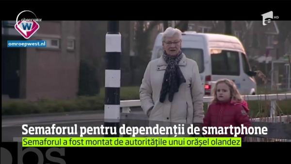 Semafor pentru dependenții de smartphone, conceput special pentru a nu fi nevoie să ridici privirea din telefon (VIDEO)