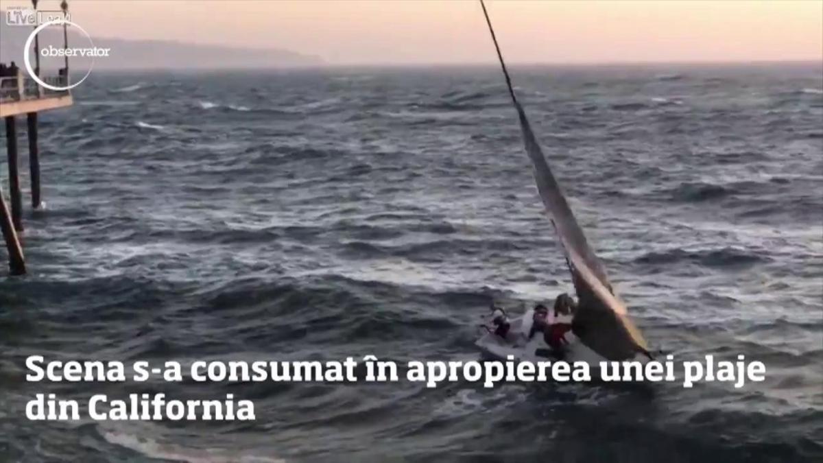 Un video care dă fiori reci: o barcă e spulberată cu tot cu oameni un val extrem de puternic | Observatornews.ro