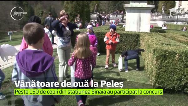 Grădinile Castelului Peleş din staţiunea Sinaia au fost invadate de sute de copii care au participat la un concurs special
