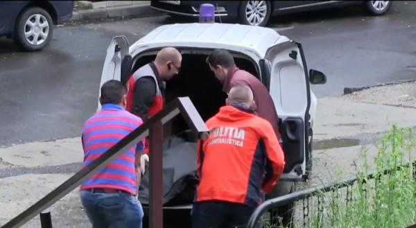 Moarte suspectă la Braşov! O femeie s-a stins din viaţă după ce a căzut de pe un bloc. Vecinii nu au recunoscut-o