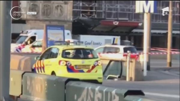 PANICĂ la Amsterdam! Un bărbat a intrat cu maşina în trecători, rănind opt persoane