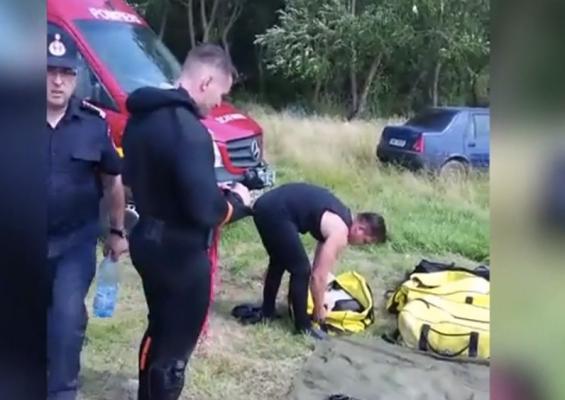 Familie din Caraş-Severin, lovită de blestem! Un adolescent de 17 ani a dispărut în apele Dunării. Fratele său a murit înecat (VIDEO)