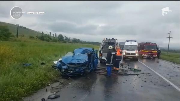 Accident mortal la Braşov! Un şofer a murit, după ce s-a izbit de o cisternă de lapte (VIDEO)