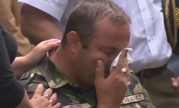 DRAMĂ INFINITĂ! Fiica de doar 3 ani a unuia dintre militarii morţi în accidentul de la Dâmbovicioara încă îşi aşteaptă tatăl să se întoarcă din misiune