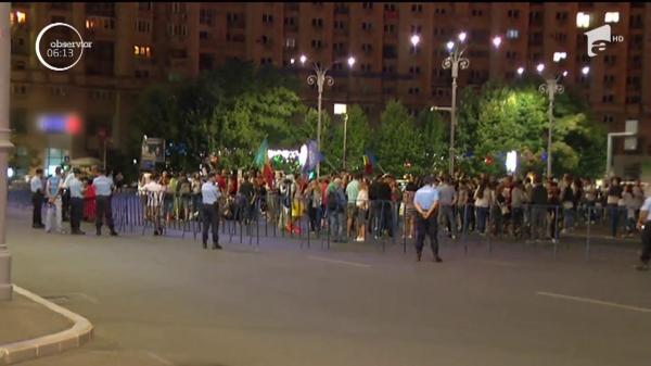 Aproximativ 500 de oameni au blocat piaţa Victoriei, în semn de protest faţă de noile legi ale Justiţiei