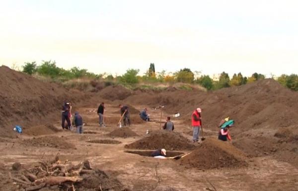INCREDIBIL. La Oradea se construiesc blocuri pe un sit arheologic unde s-au găsit urme de viaţă vechi de 7.000 de ani