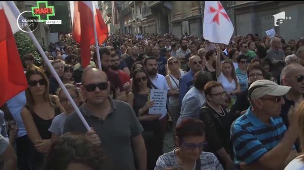 Mii de oameni au participat în Malta, la o adunare în memoria ziaristei Daphne Caruana Galizia, UCISĂ după ce i-a EXPLODAT maşina
