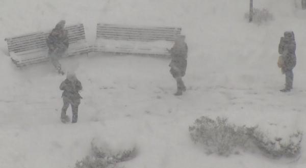Pregătiri pentru prima ninsoare în Bucureşti! Măsuri luate pentru persoanele fără un acoperiș deasupra capului