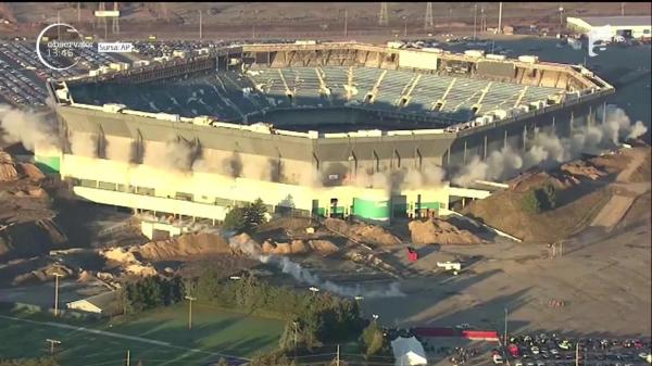 Demolare prin implozie eşuată, la stadionul Pontiac Silverdome din oraşul american Detroit