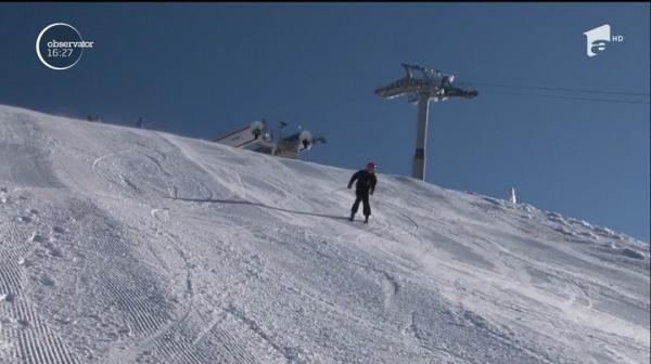 Pârtiile de schi de pe Valea Prahovei îi aşteaptă pe turiştii pasionaţi de sporturile de iarnă