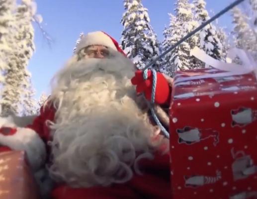 Înainte să vină Moş Crăciun la ei, au mers ei la Moş Crăciun. Primii turişti români au plecat spre Laponia