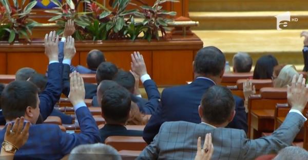 40 de parlamentari PSD vor pedepse mai mici pentru corupţie. Pentru luare de mită s-ar primi 3 ani după gratii