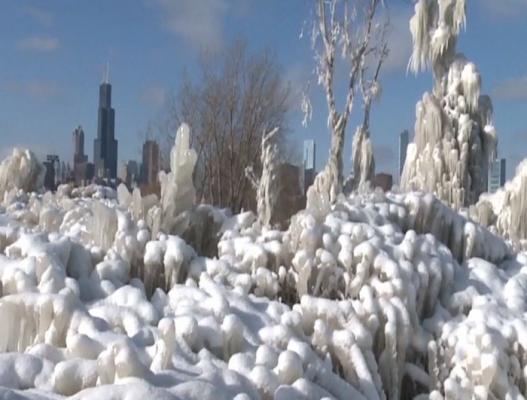 Un parc din Chicago s-a transformat într-un muzeu îngheţat, sub efectul temperaturilor polare