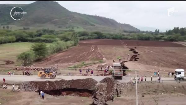 Pământul s-a rupt în două, la propriu, în Kenya! O crăpătură uriaşă a apărut în oraşul Narok