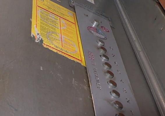 O femeie s-a prăbuşit cu liftul, în centrul Capitalei, cu 14 zile înainte de revizia anuală a ascensorului