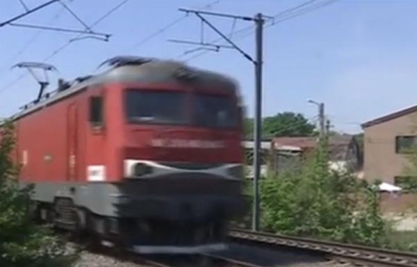 O femeie a murit călcată de tren în nordul Capitalei, după ce ar fi ignorat bariera