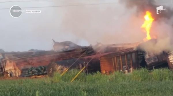 Un tren a fost cuprins de flăcări uriaşe, după ce a deraiat în statul american Indiana