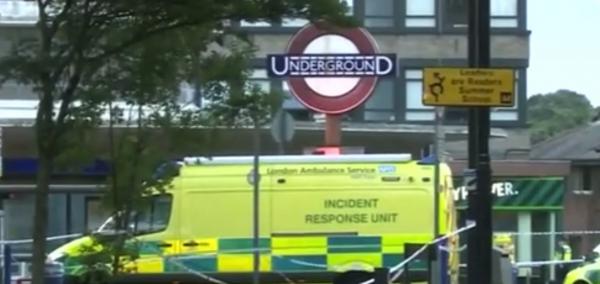 Britanicii au retrăit momente de groază, după ce o explozie s-a produs la metroul din Londra