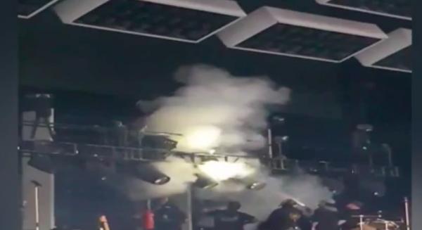 Bruno Mars, evacuat de la concertul din Glasgow după ce i-a luat foc scena