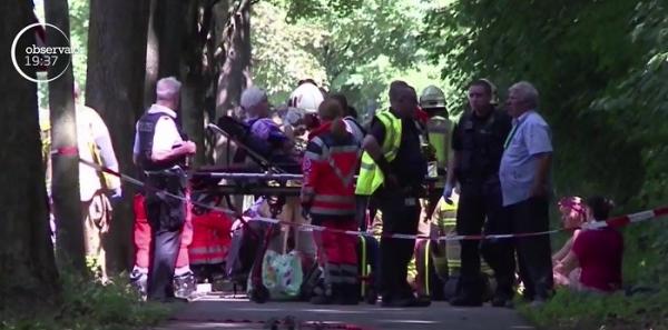 Doi oameni sunt în stare gravă, după ce un bărbat a atacat pasagerii unui autobuz, în Germania