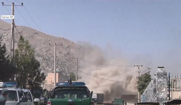 Atac cu rachete asupra Palatului Prezidenţial şi a zonei diplomatice din Kabul