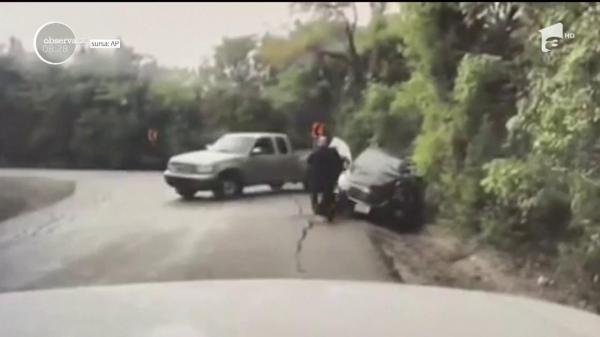 Un accident dramatic a fost înregistrat de camera de bord a unei maşini de poliţie din Texas (Video)