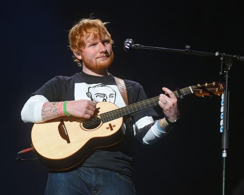 Ed Sheeran câștigă 75.000 de lire pe zi
