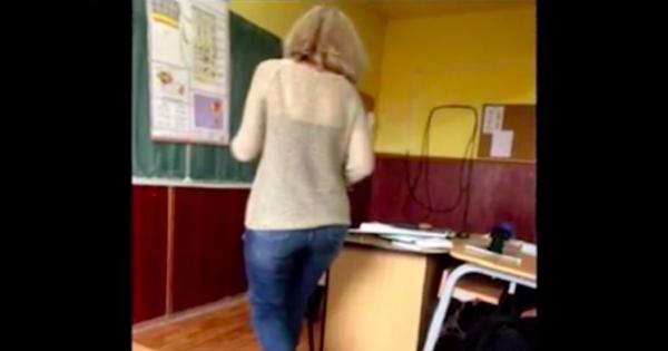 Conflictul dintre profesoara de limba română şi elevii care i-au făcut o farsă, s-a încheiat la poliţie