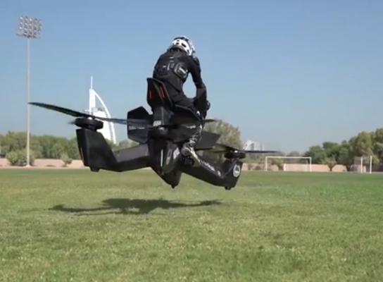 Poliţiştii din Dubai ar urma să ajungă la misiuni pe motociclete zburătoare (Video)