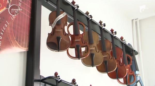 Una dintre cele mai mari fabrici de instrumente muzicale din lemn din Europa se află la Reghin, în Mureş