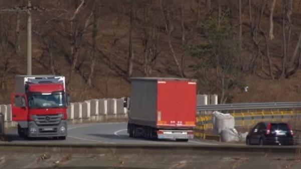 Un afacerist din Suceava s-a apucat singur să construiască o autostradă. A investit 4500 de euro într-un kilometru