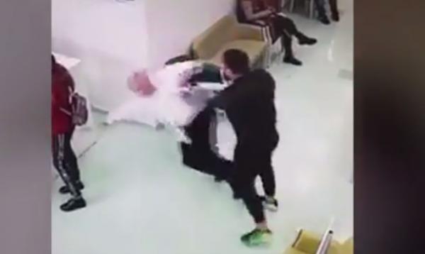 Medicul agresat de un pacient, chiar pe holurile clinicii, a depus plângere la parchet