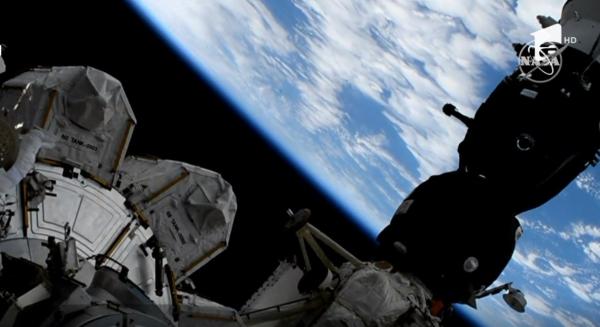 Imagini noi de pe Staţia Spaţială Internaţională NASA. Doi astronauţi au ieşit în spaţiu (Video)
