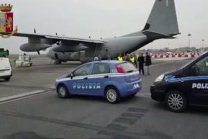 Salvini anunță că a trimis 13 deținuți români cu avionul, la București, din Italia (VIDEO)