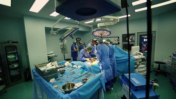 Sănătate, România! Medicii care salvează vieți într-un sistem plin de răni