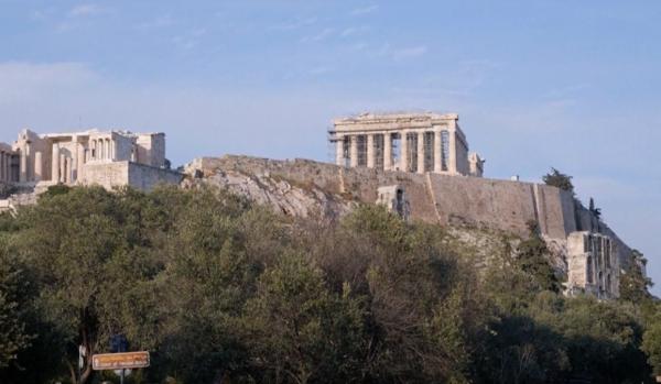 Patru oameni, răniți de un fulger pe Acropole, în Atena