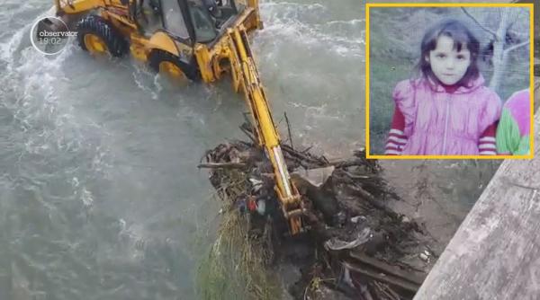Tricoul Valentinei, fetița dispărută în Maramureș, găsit într-un râu. Copila e căutată de 3 zile