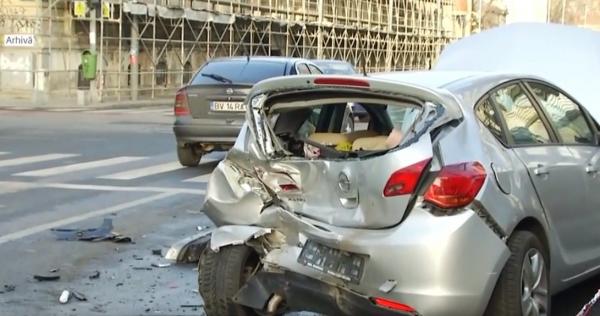Bărbatul care s-a urcat drogat la volan şi a încercat să-şi omoare soţia provocând un accident rutier, a murit (Video)