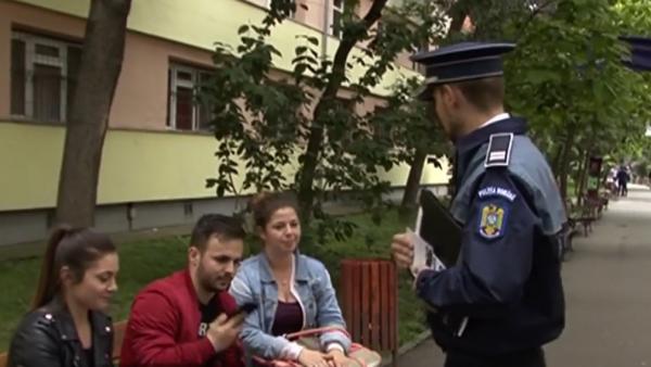 Poliţiştii din Timişoara, campanie în versuri pentru a atrage atenţia studenţilor asupra hoţilor (Video)