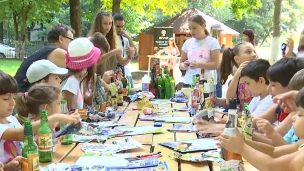 Lecție de reciclare pentru cei mici, în Grădina Valorilor Românești
