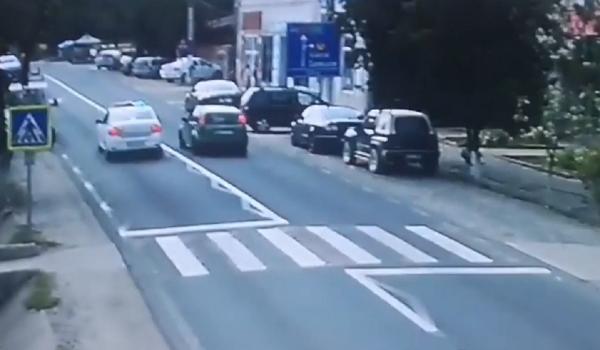 Şofer de 18 ani, cu permis de 3 luni, urmărit de poliţişti 50 de km, în Maramureş. S-au tras focuri de armă