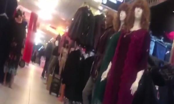 Tot mai multe haine fake pe piața din România