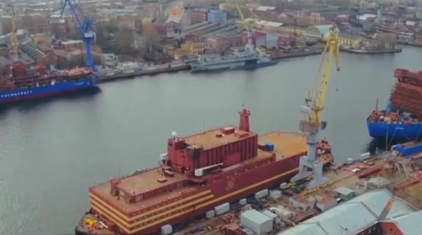 Prima centrală nucleară plutitoare a Rusiei va alimenta cu energie un oraș din Siberia