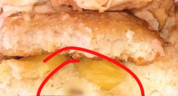 Vierme găsit în sandwich-ul unui elev din Bihor, cumpărat de la magazinul din incinta colegiului la care învaţă