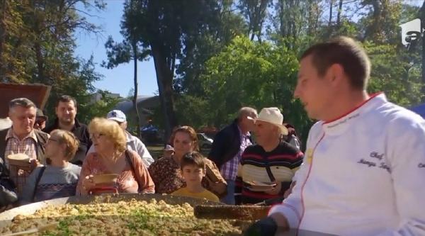 Ziua mondială a oului a fost sărbătorită cu o omletă record, la Buziaș
