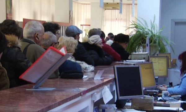 Doi din şapte români riscă să primească o pensie mai mică în viitor. Peste două milioane de salariaţi sunt afectaţi