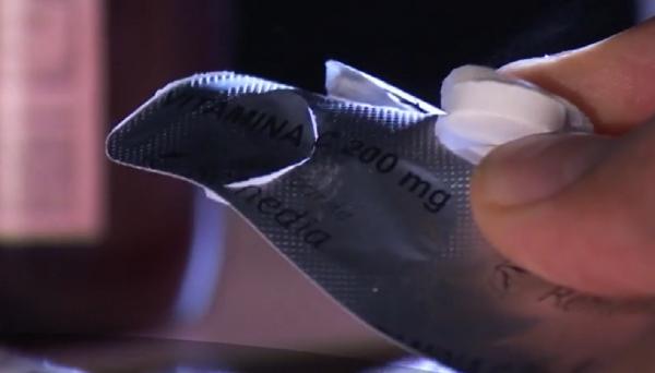 Un student din Iaşi, aproape mort după ce şi-a tratat o răceală cu 16 pastile de paracetamol