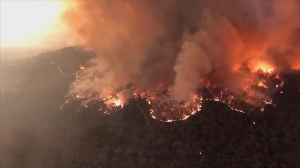 Masivă operațiune de evacuare din infernul provocat de incendiile din Australia