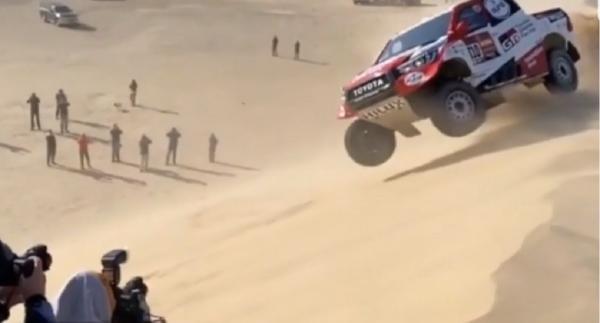 Fernando Alonso, momente de coşmar la Raliul Dakar (Video)