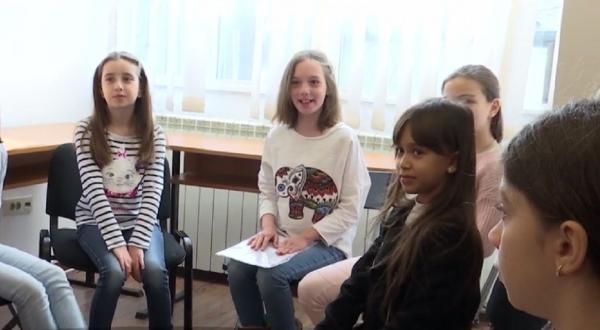 Cursuri de oratorie pentru copii la Clubul de Excelenţă al Fundației Dan Voiculescu pentru Dezvoltarea României